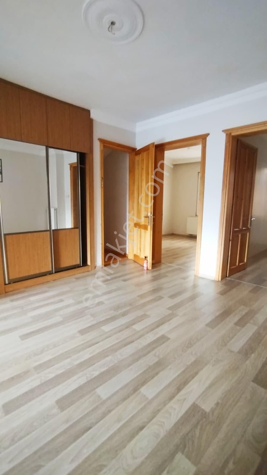 Sarıyer Büyükdere'de Tarihi Sokakta Kiralık Daire - Görsel 2