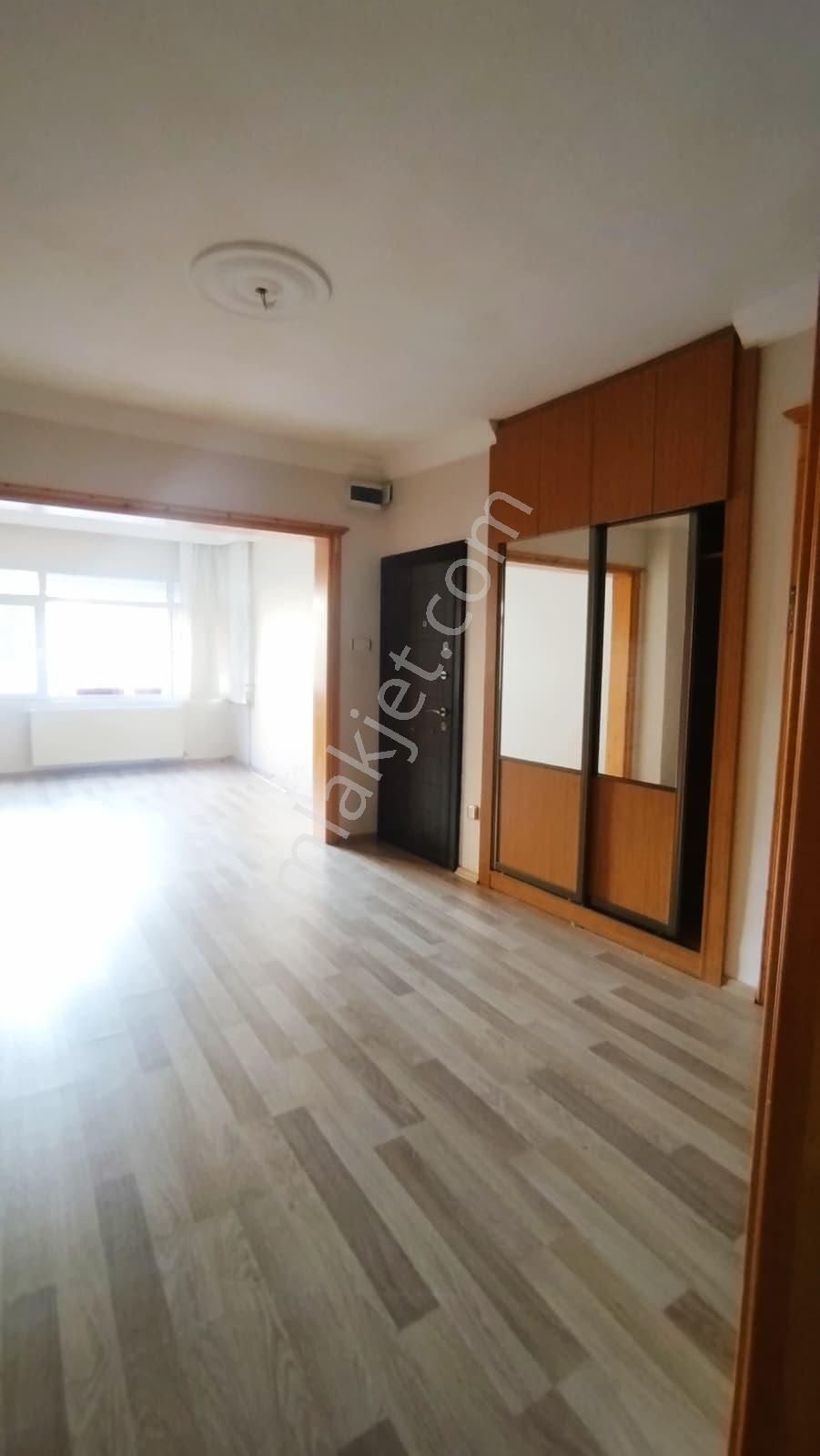 Sarıyer Büyükdere'de Tarihi Sokakta Kiralık Daire - Görsel 3