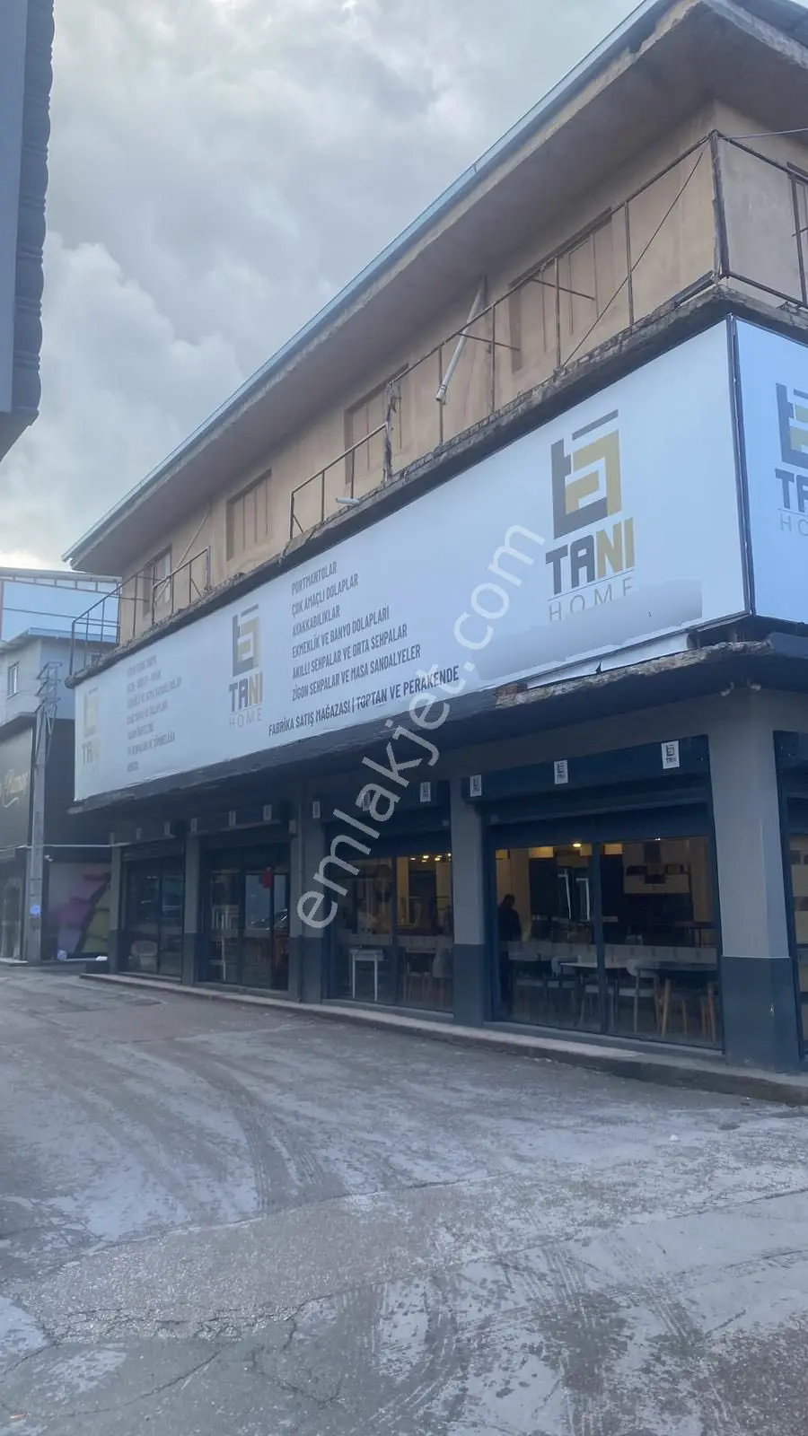 Karabağlar Sanayi Merkezi, Seyhan’da Ana Cadde Üzeri 1300 M² Dükkan