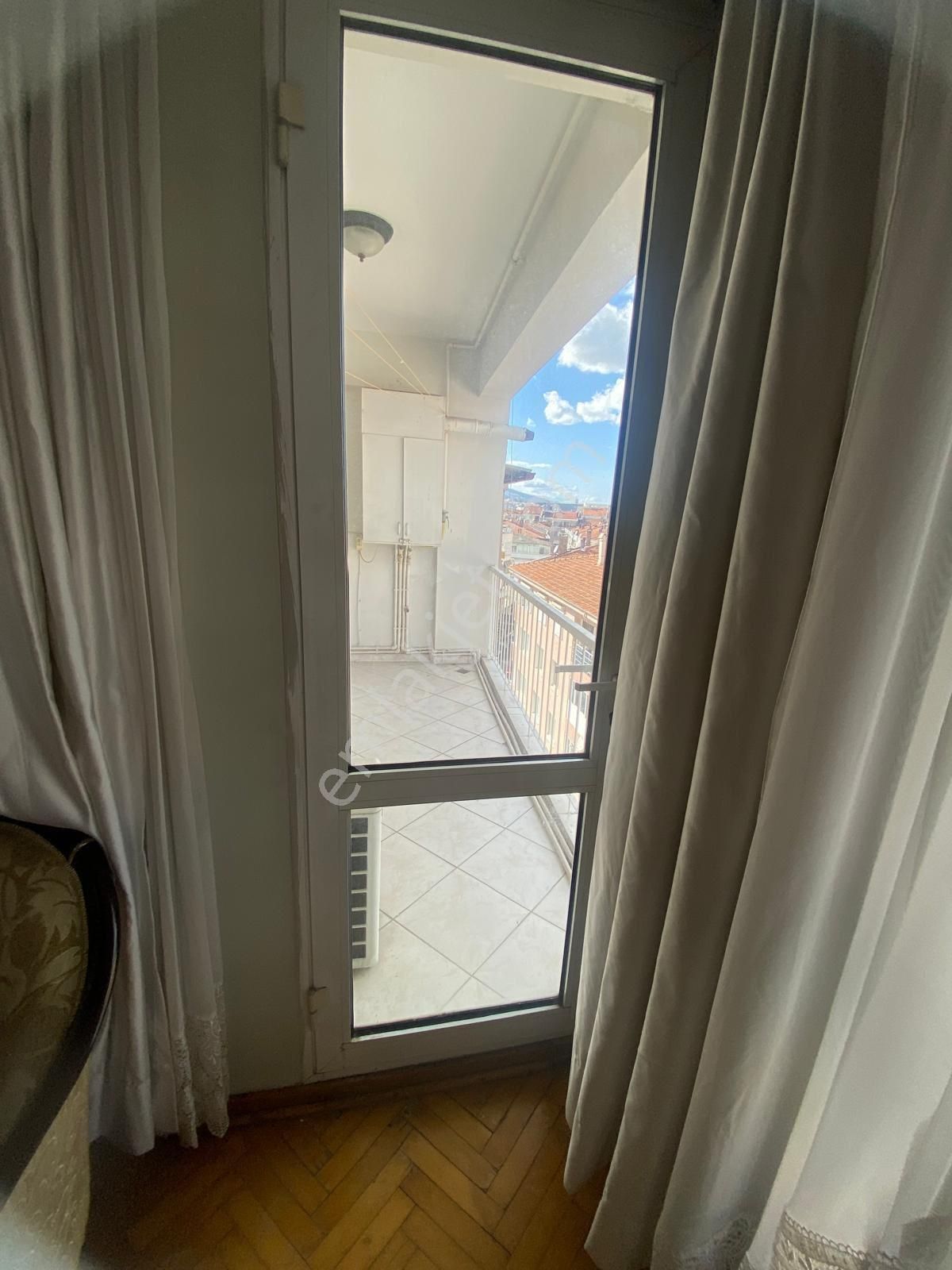 Göztepe’de Doğalgazlı Asansörlü Sahile 100 Mt 3+1 Daire - Görsel 8