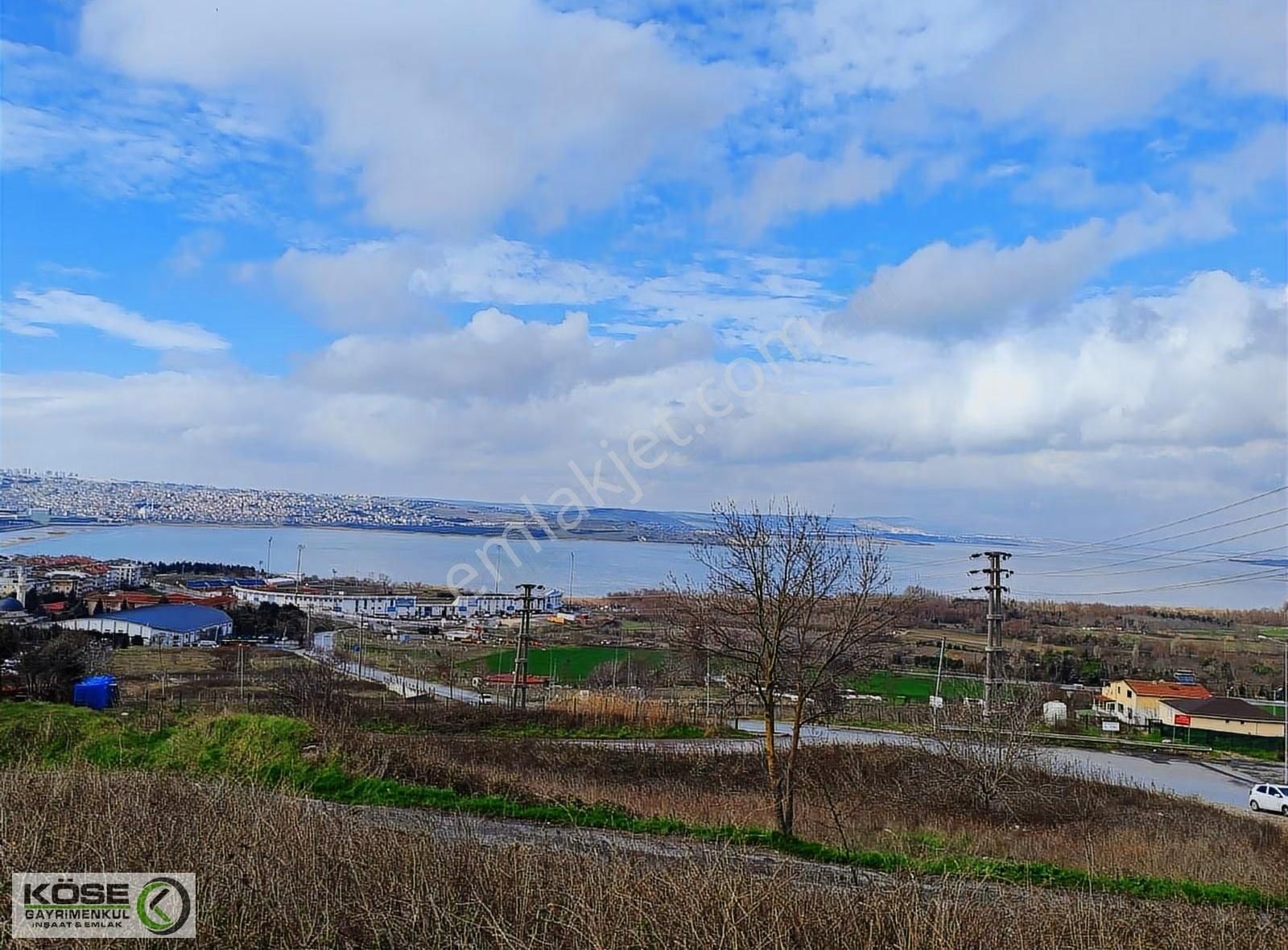 Büyükcekmece Merkez 412 M2 Villa Arsası