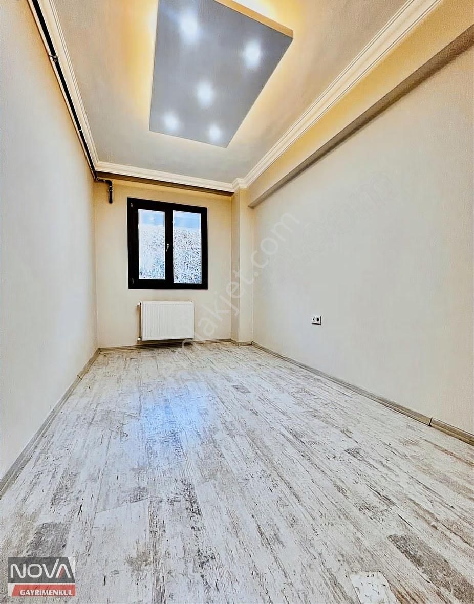 Manisa Uncubozköy Mah. 3+1 8 Yıllık Full Lüxx Satılık Arakat - Görsel 3