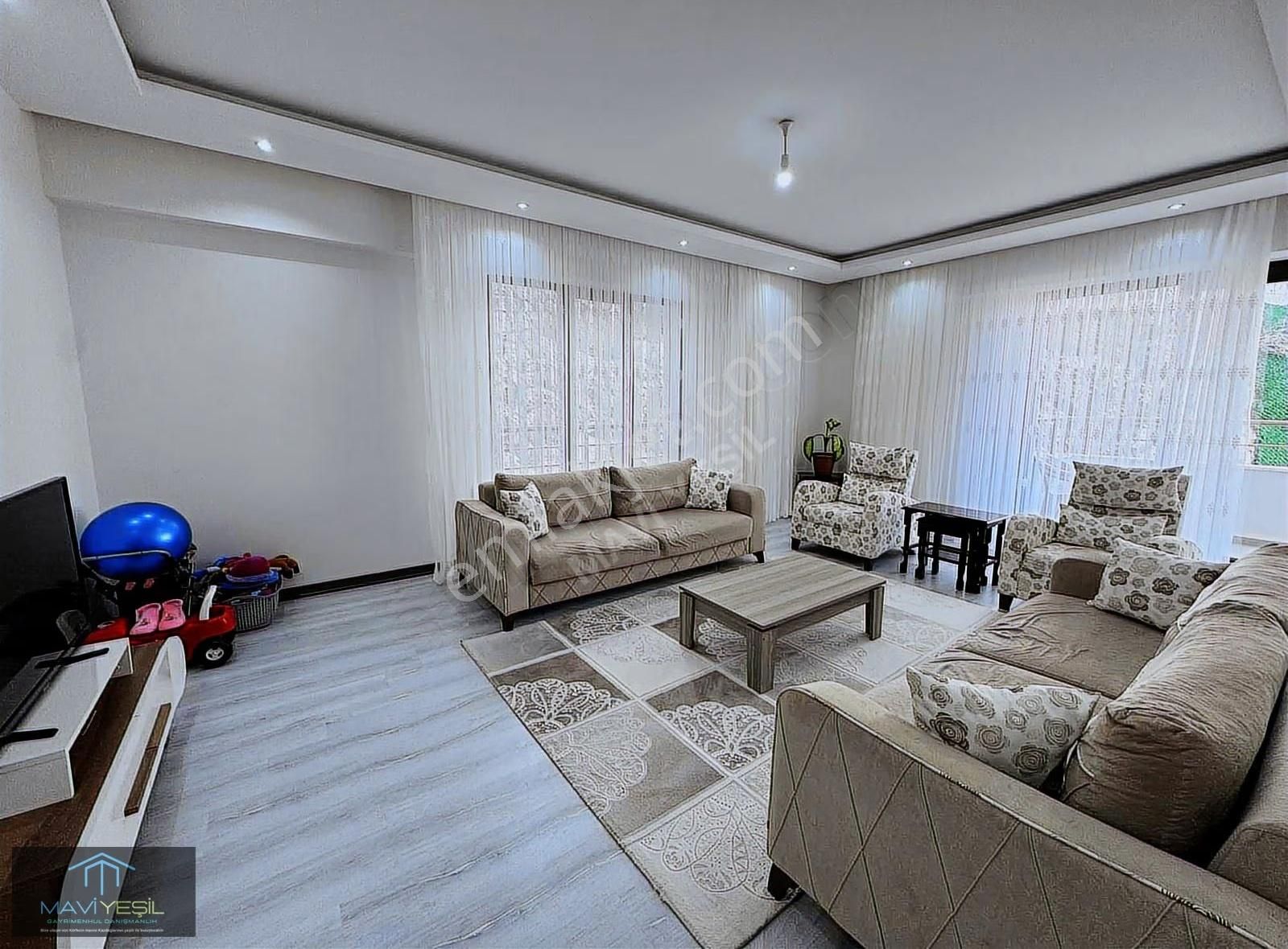 Edremıt Atatürk Mh 3 + 135 M2 Satılık Daıre