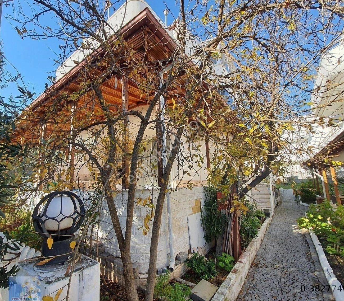 Çandarlı Site İçinde Havuzlu Deniz Manzaralı Satılık Yazlık - Görsel 2