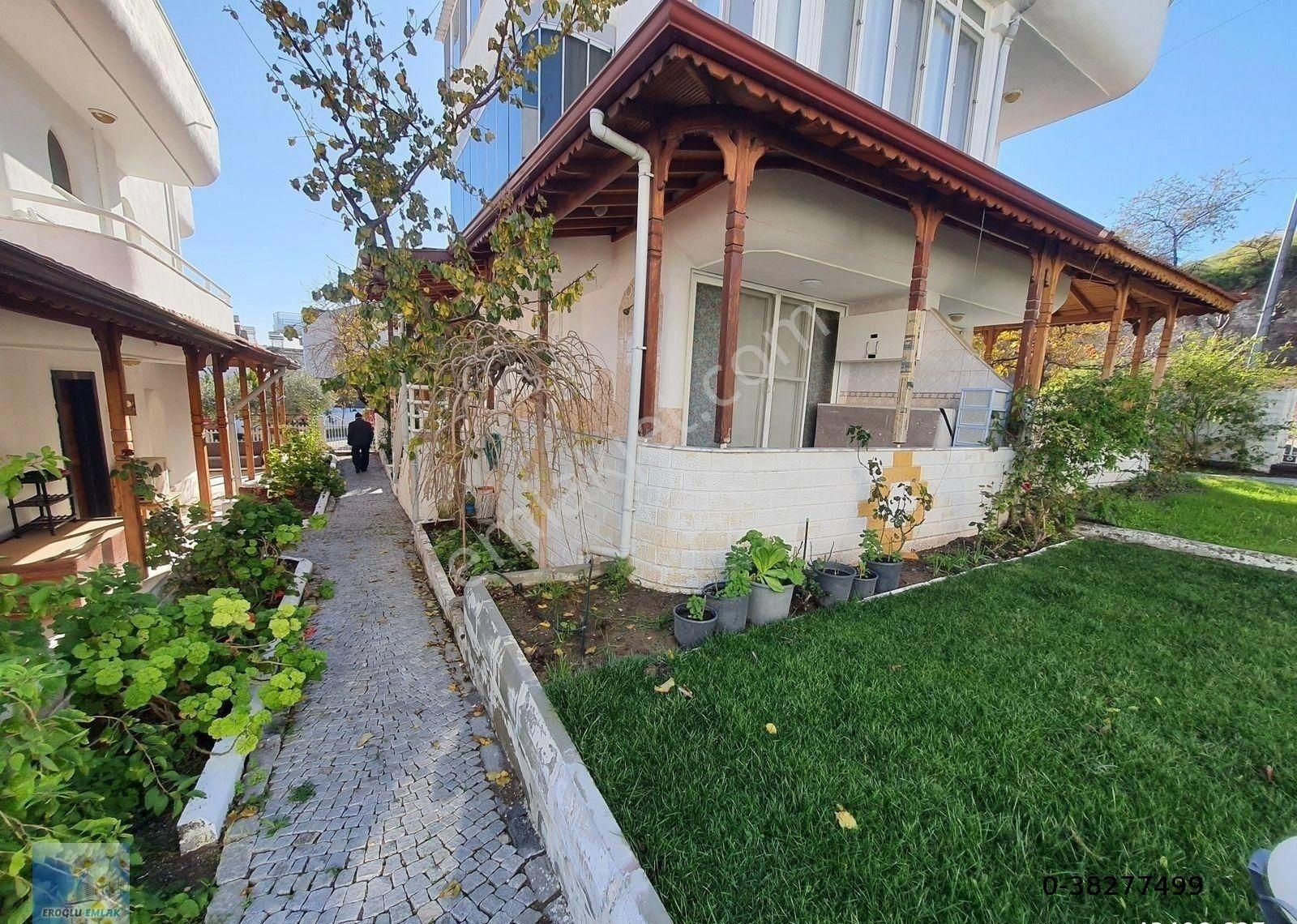 Çandarlı Site İçinde Havuzlu Deniz Manzaralı Satılık Yazlık - Görsel 18
