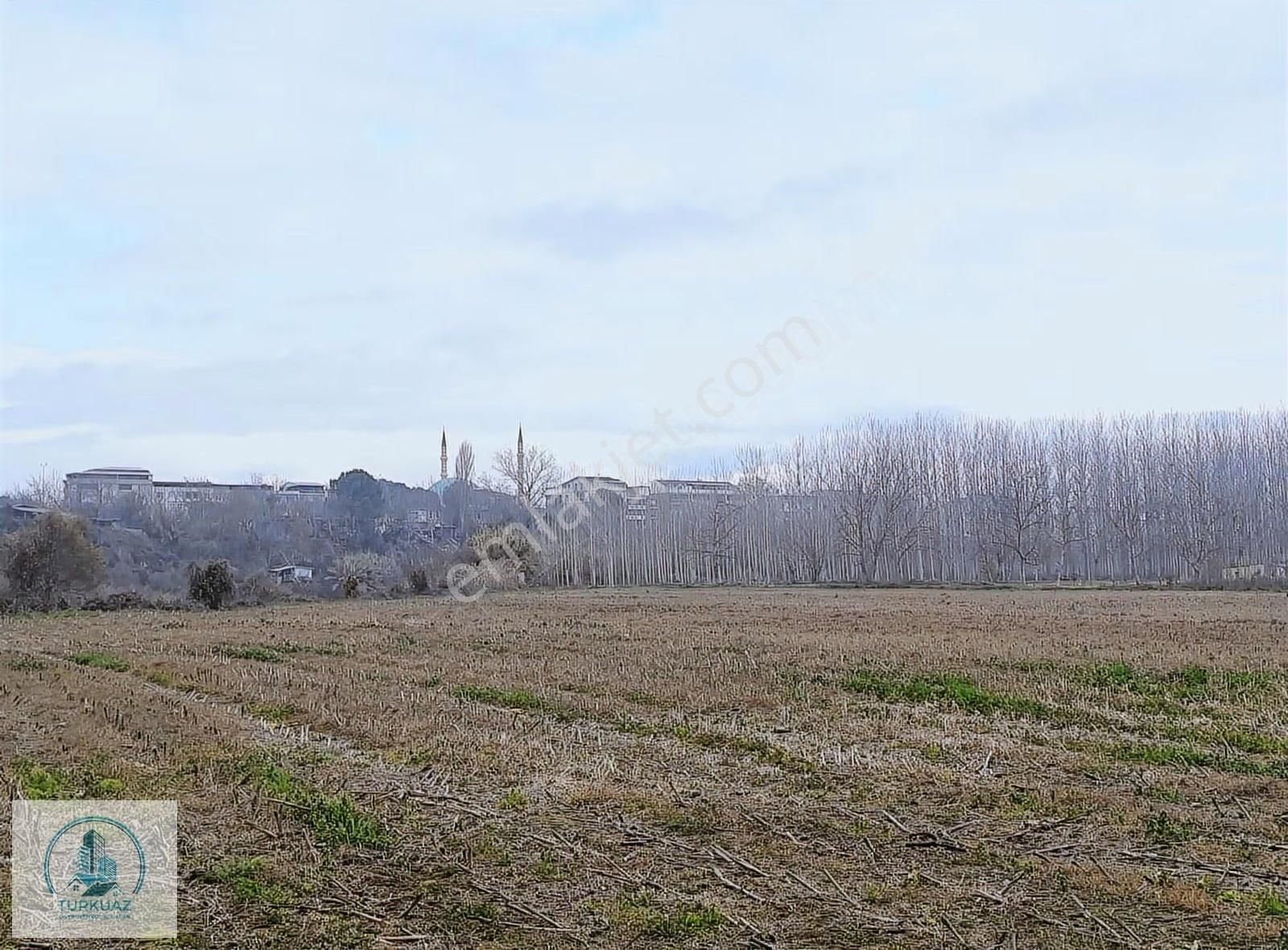 Mustafakemalpaşa'da Kadastro Yoluna Üç Cephe 14600m2 Arsa