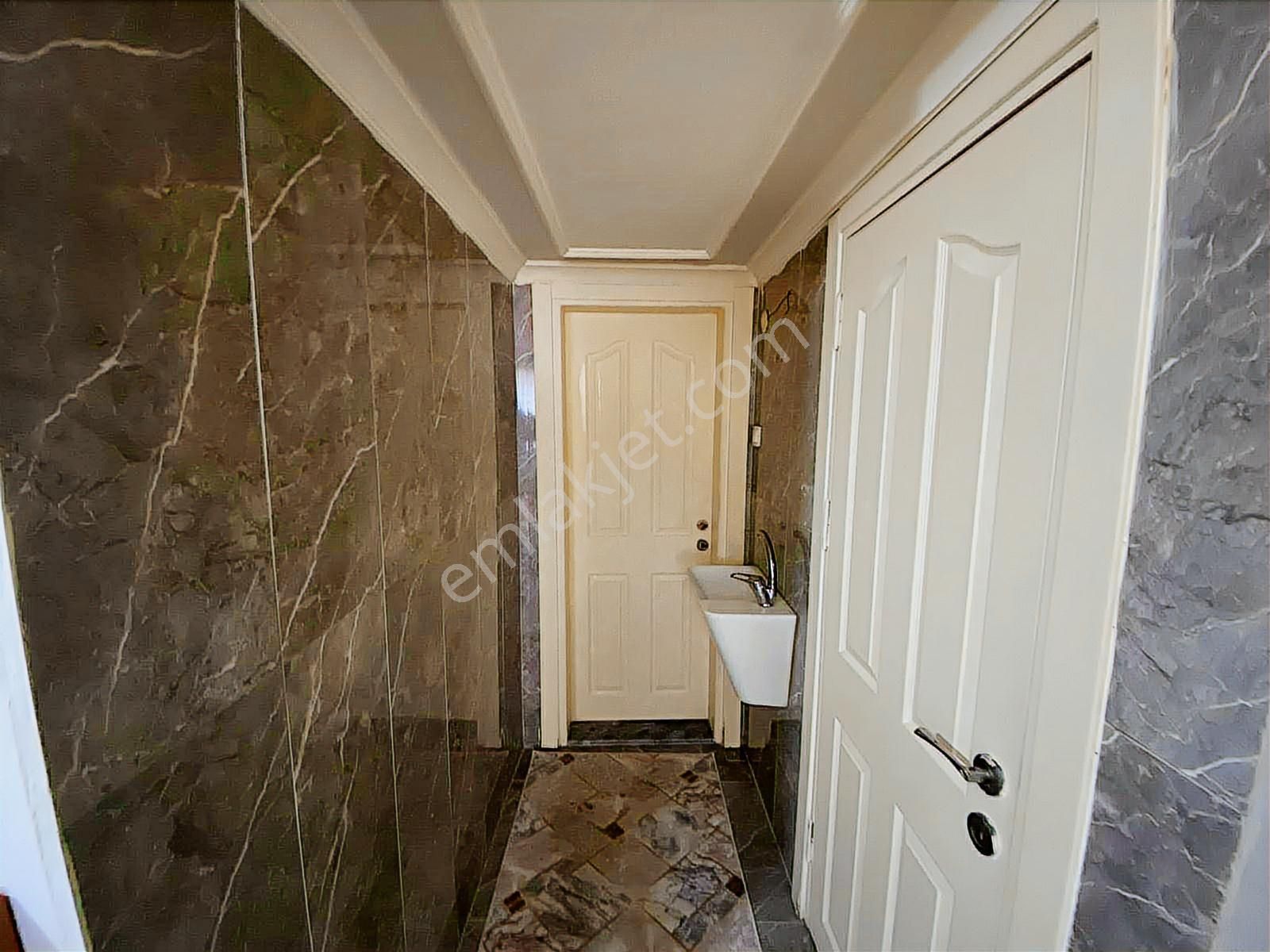 Güzelyalı'da Ana Yola Yakın 3+1 140 M2 Daire - Görsel 4