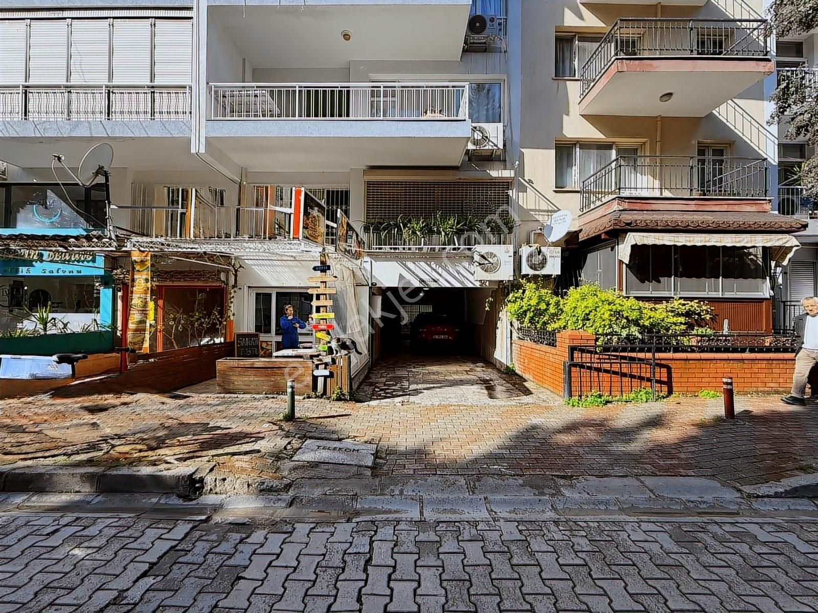 Karşıyaka Bahariye Mahallesi'nde Satılık 3+1 Daire - Görsel 28