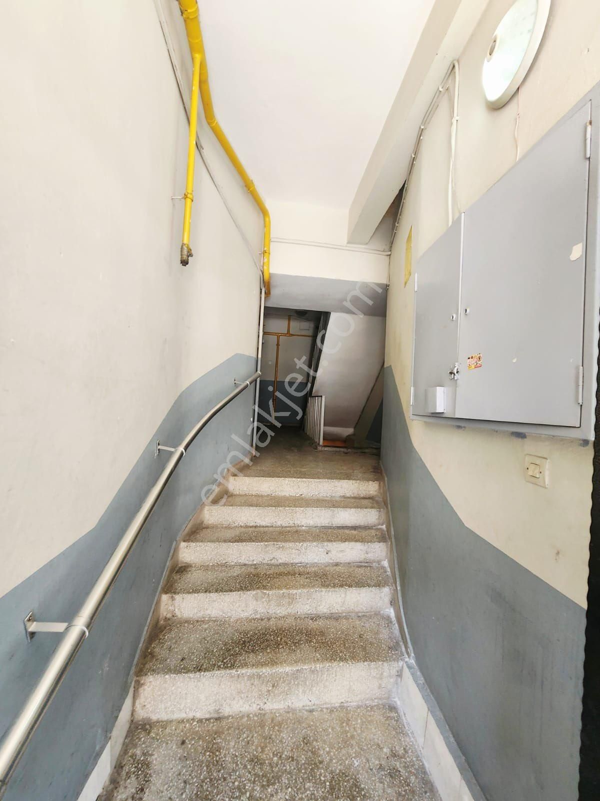 Ciftlik Mahallesinde İci Temiz Satılık Daire - Görsel 15