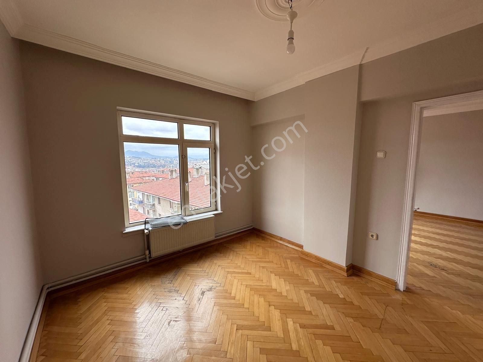 Şenlik Mahallesinde Merkezi Lokasyında Ankara Manzaralı Daire - Görsel 10