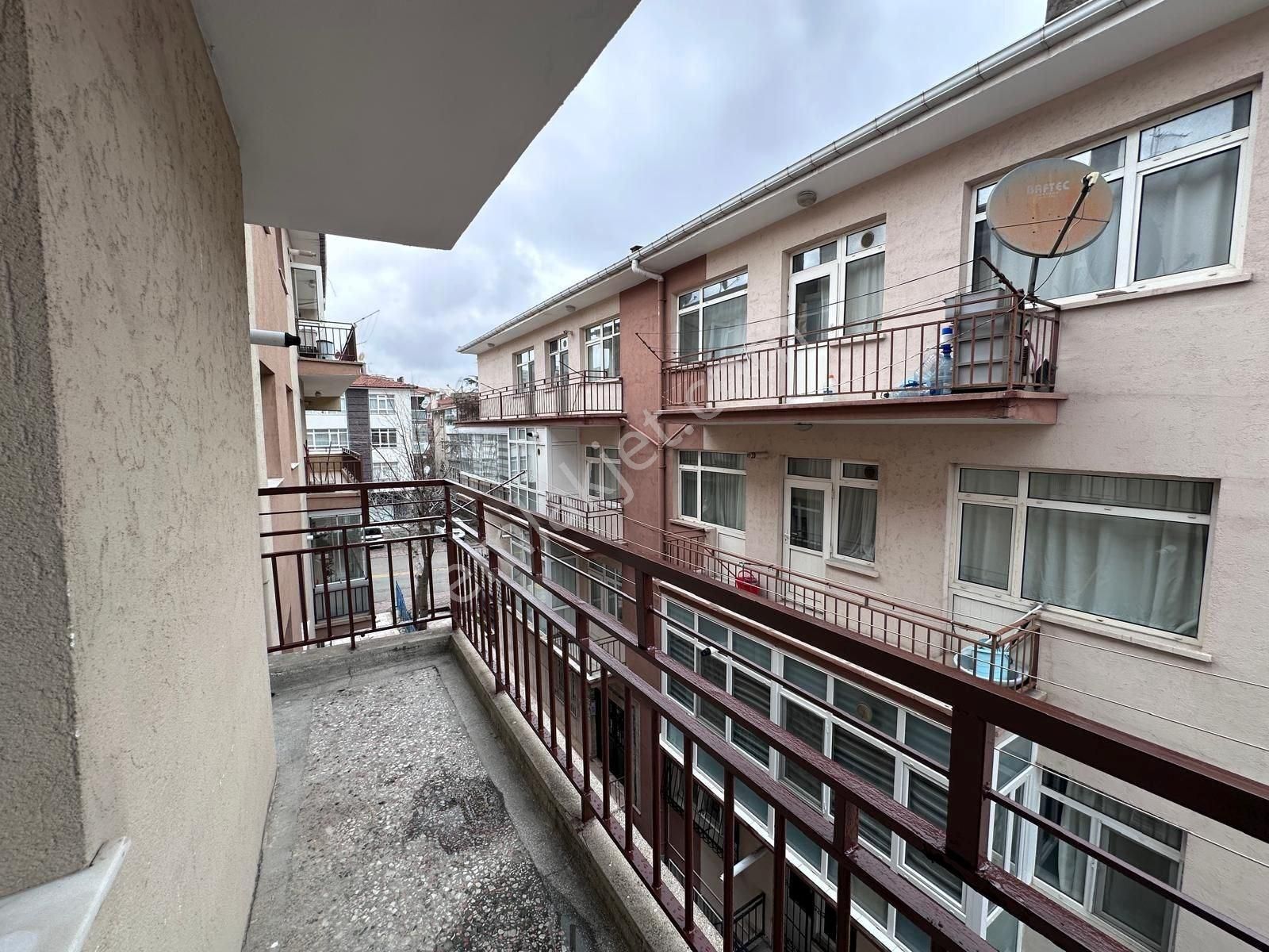 Şenlik Mahallesinde Merkezi Lokasyında Ankara Manzaralı Daire - Görsel 22