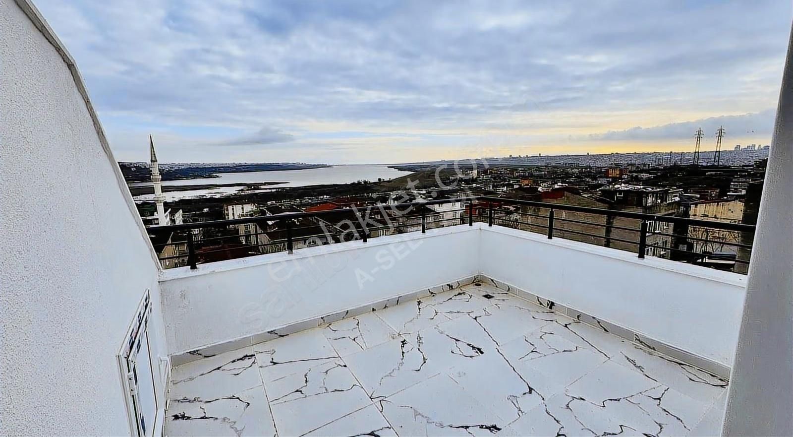 Avcılar Göl Manzaralı Otoparklı Sıfır Dübleks