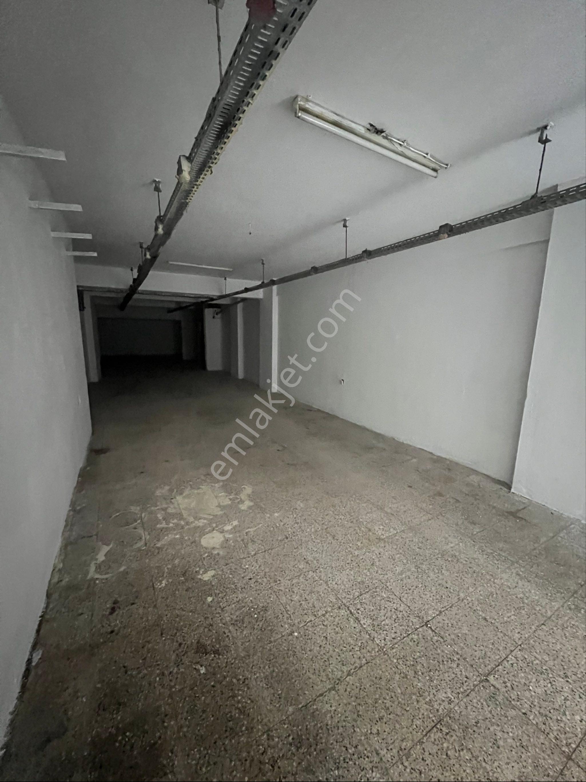 Ersü'den 120m2 Mızraklı Caddesi Yakını Atölye-depo Uygun Dükkan