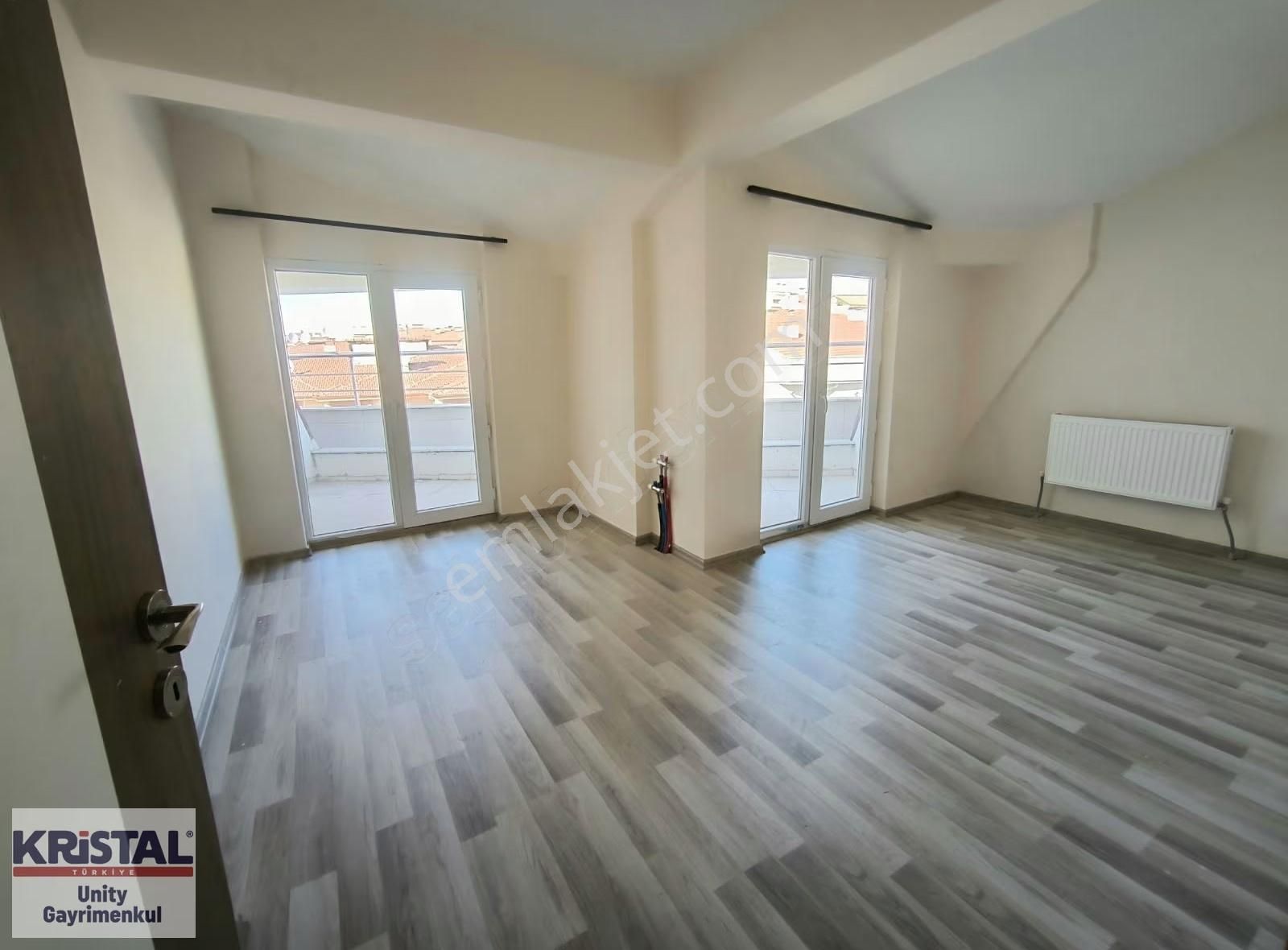 Büyükderede Teraslı Satılık Geniş Daire - Görsel 20