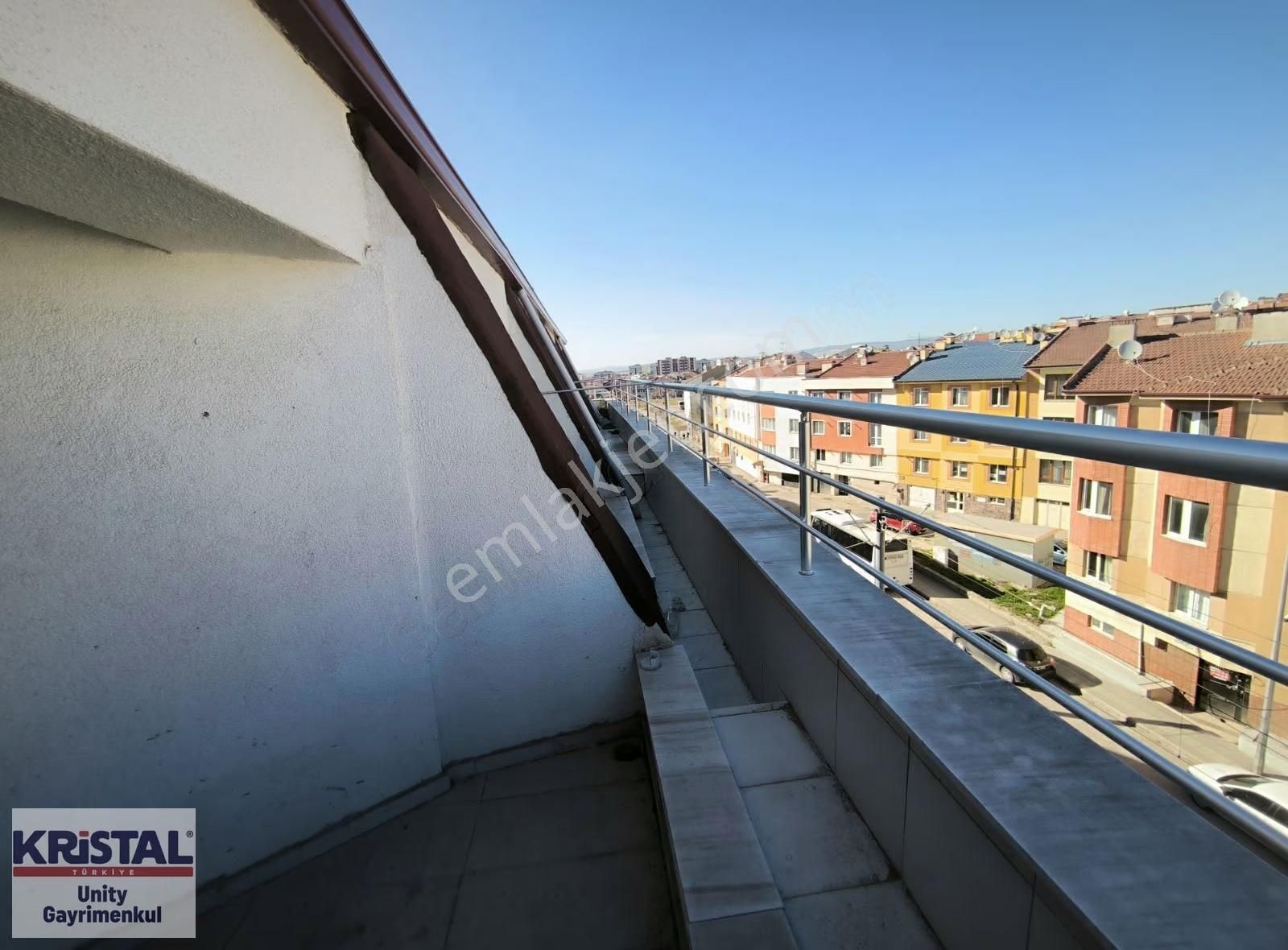 Büyükderede Teraslı Satılık Geniş Daire - Görsel 8