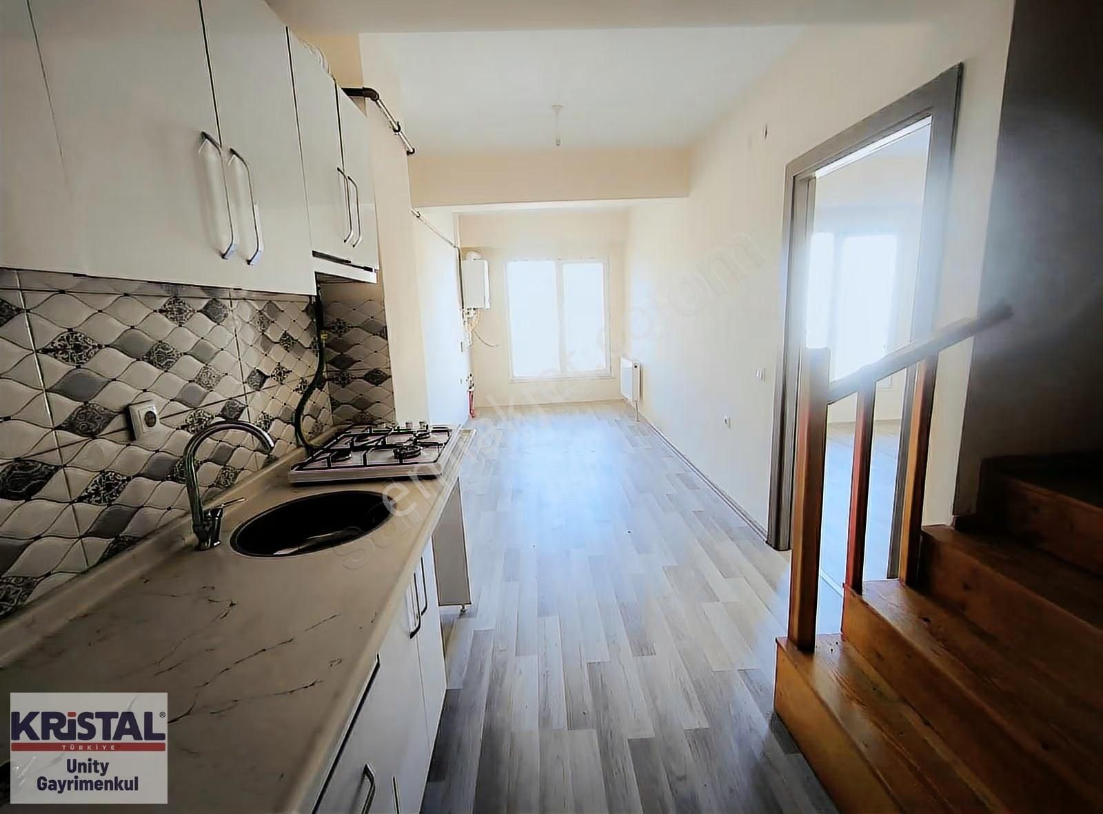 Büyükderede Teraslı Satılık Geniş Daire - Görsel 11