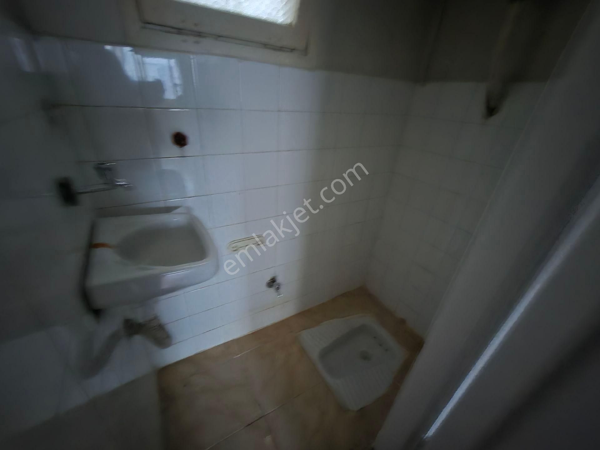 Yeşilyurt Yıldız Caddesi'nde Satılık 2+1 Ara Kat - Asansörlü & Doğalgazlı - Görsel 8