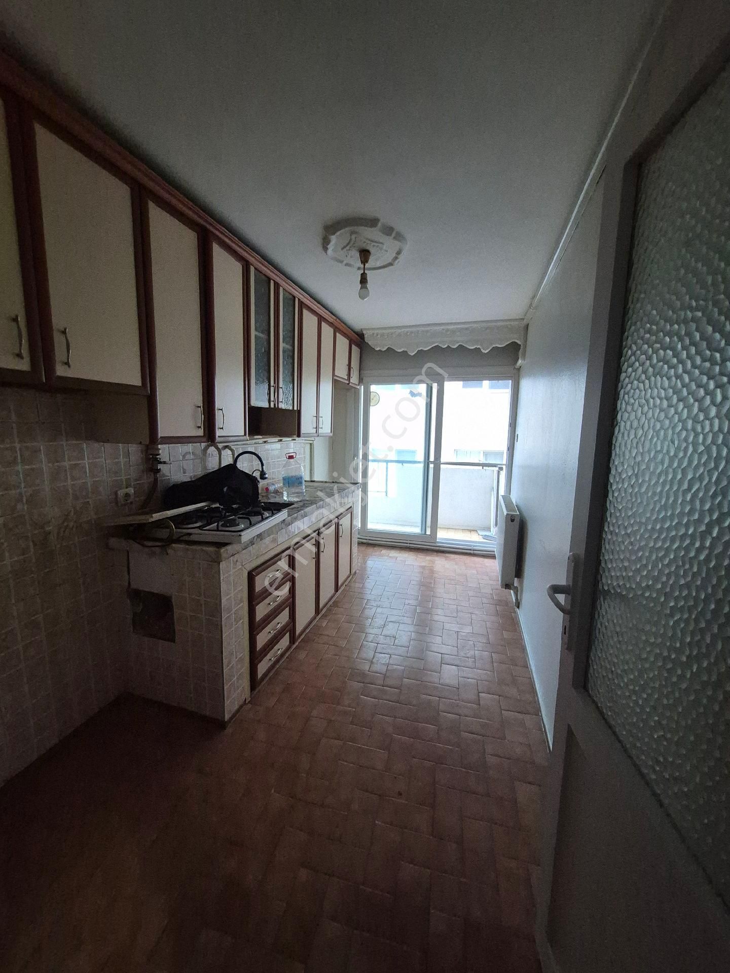 Yeşilyurt Yıldız Caddesi'nde Satılık 2+1 Ara Kat - Asansörlü & Doğalgazlı - Görsel 4