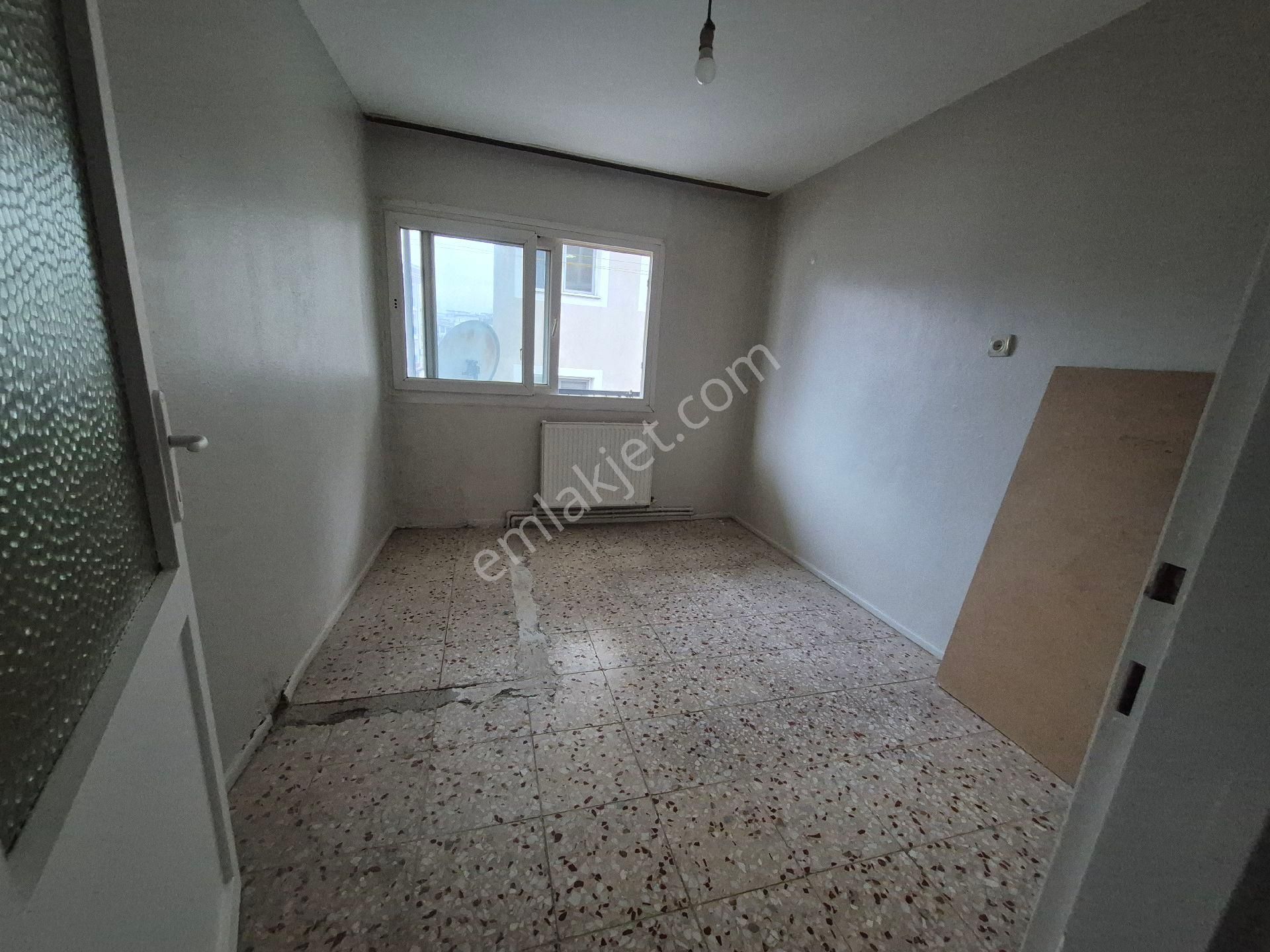 Yeşilyurt Yıldız Caddesi'nde Satılık 2+1 Ara Kat - Asansörlü & Doğalgazlı - Görsel 9