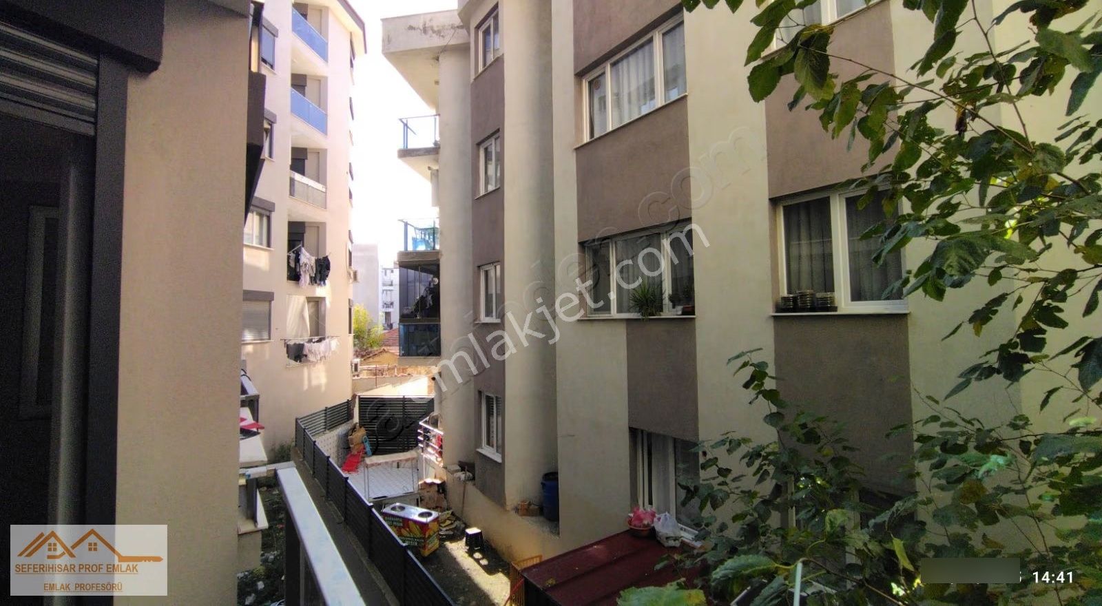 Seferihisar Merkezde Hastahane Yakını 1+1 Daire