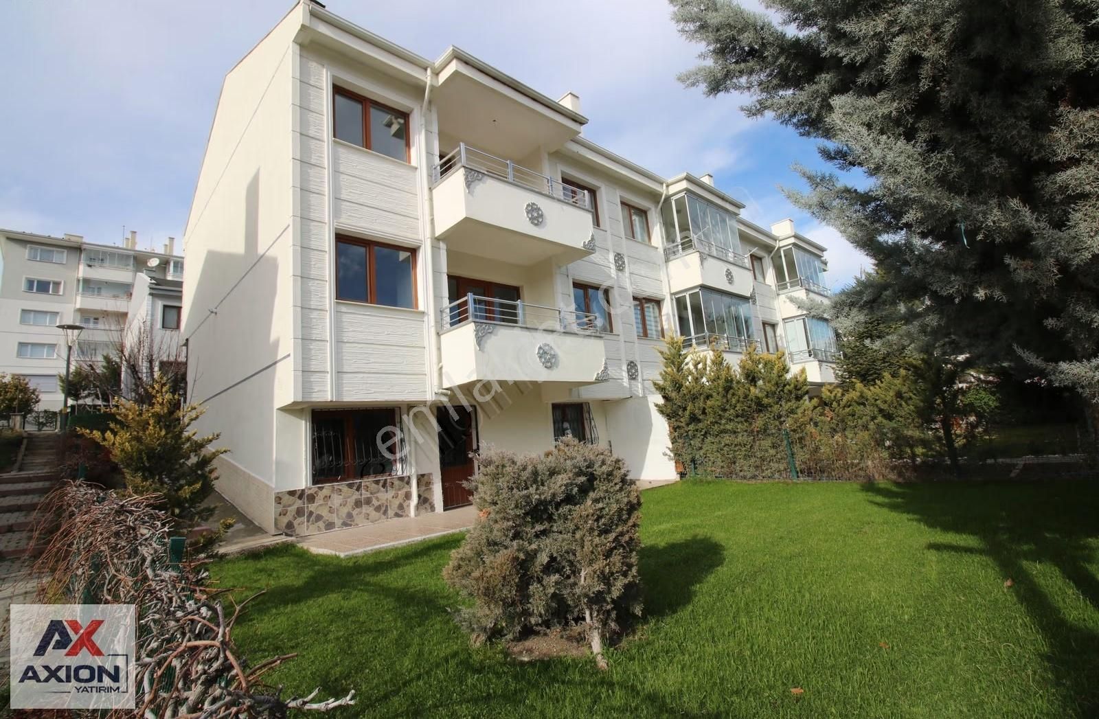 Ayyıldızda Ticari Kullanıma Uygun Kiralık 300m² 4+2 Villa