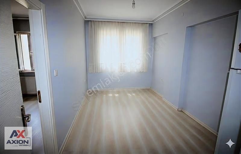 Gazi Mahallesinde Merkezi Konumda Satılık 3+1 Ara Kat Daire - Görsel 4