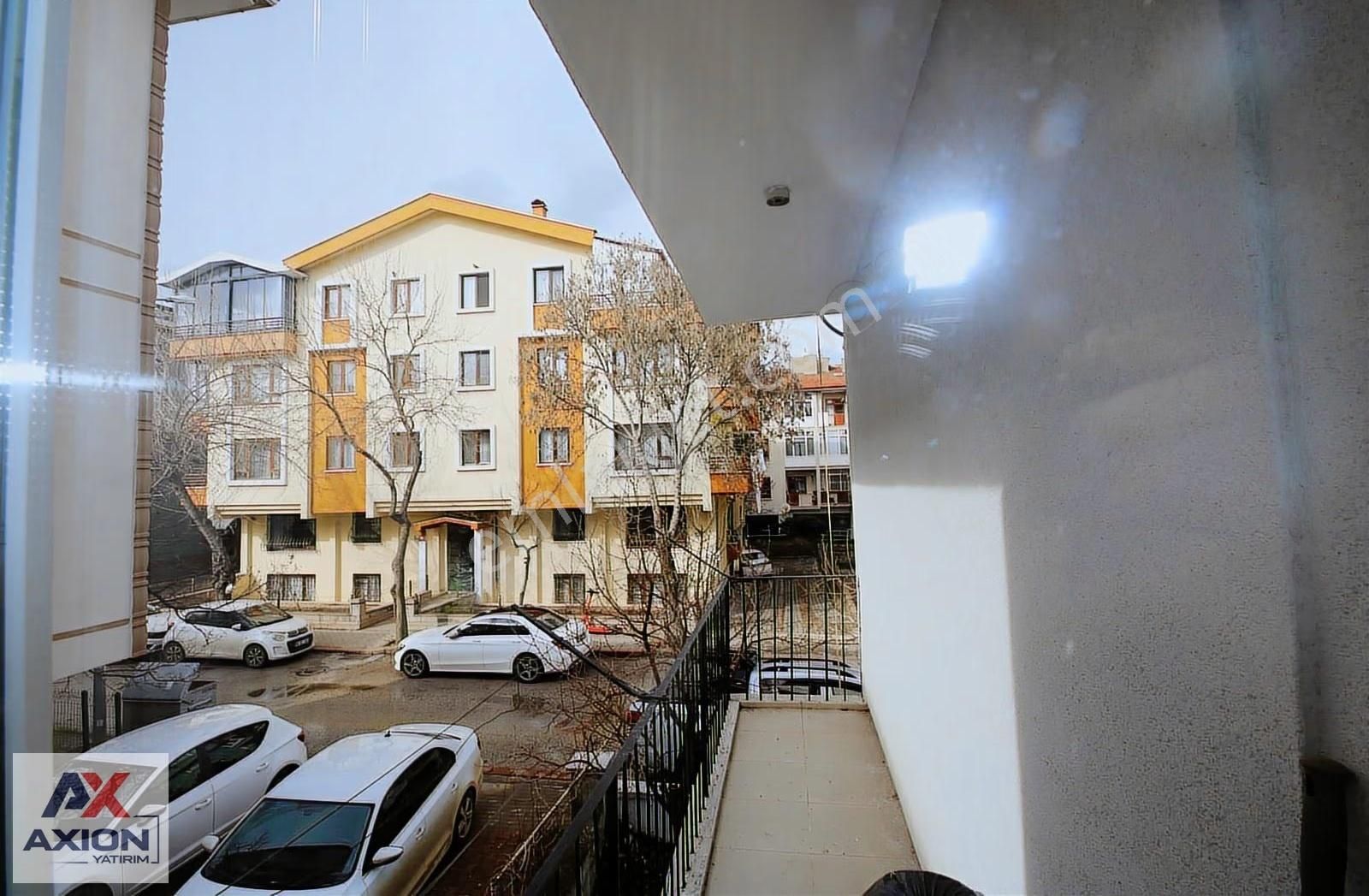 Gazi Mahallesinde Merkezi Konumda Satılık 3+1 Ara Kat Daire - Görsel 3