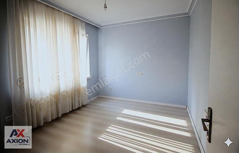 Gazi Mahallesinde Merkezi Konumda Satılık 3+1 Ara Kat Daire - Görsel 8