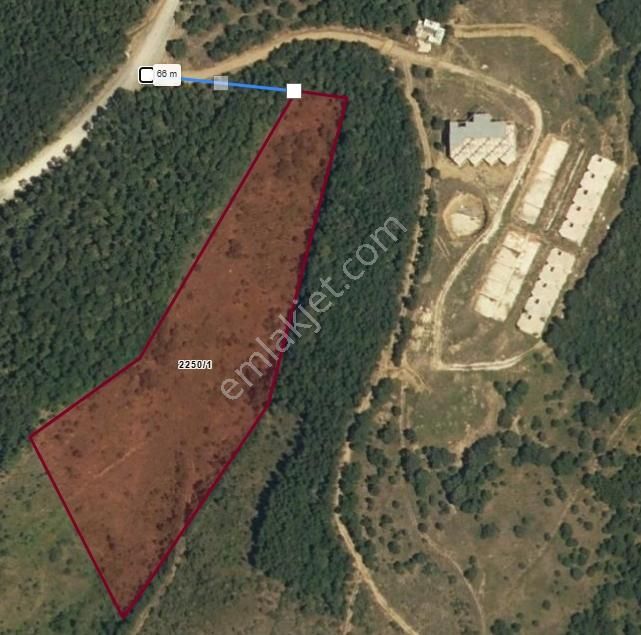 12263 M2 Zirvede Tarla Yol Kenarı Yatırımlık