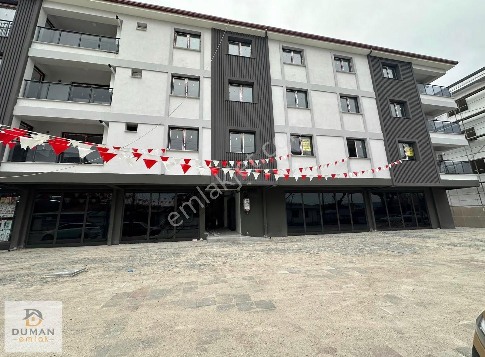 Duman Emlak'tan Atatürk Mahallesi Cadde Üzeri 2+1 Satılık Daire