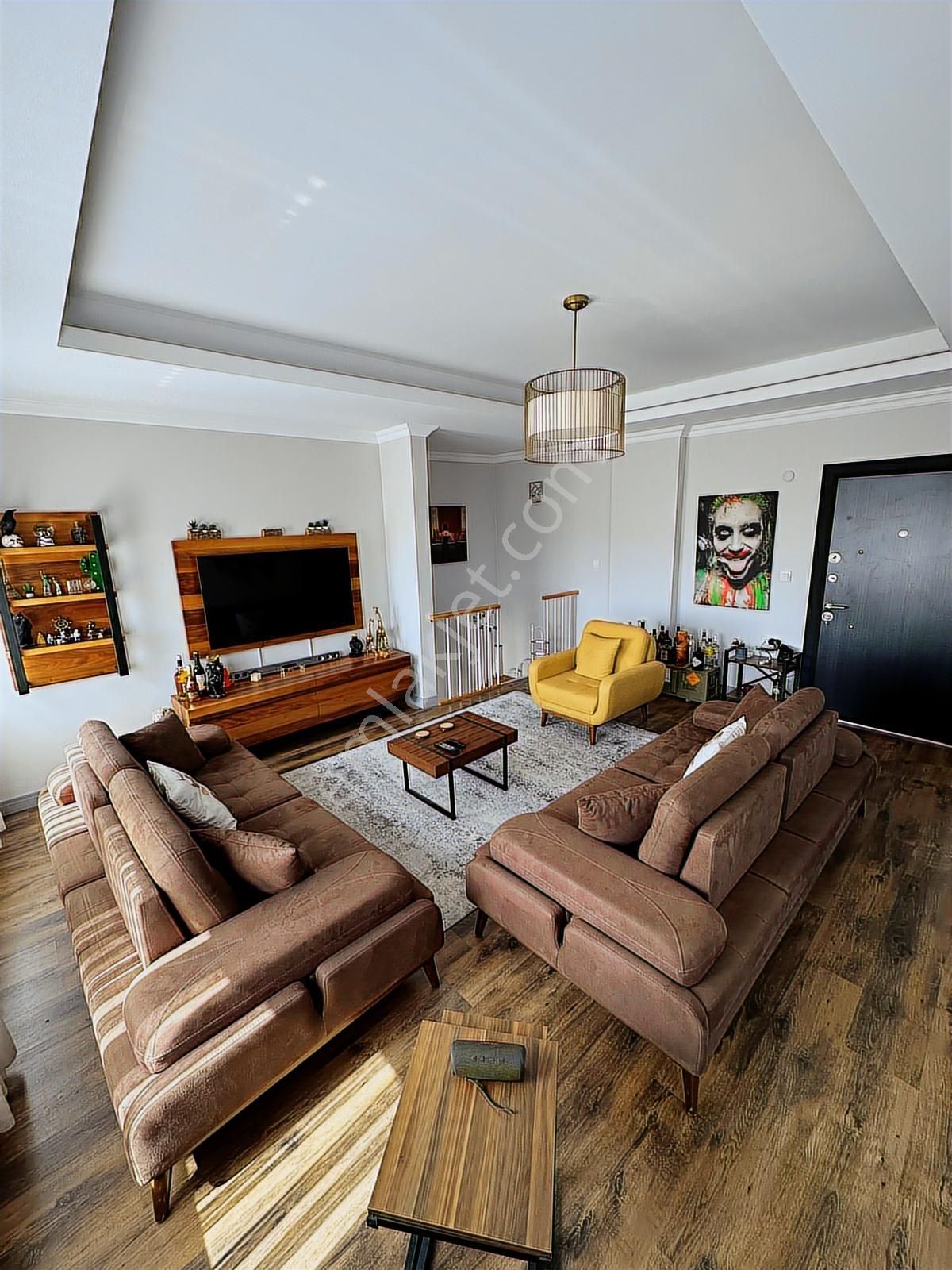 Sapanbağları' N Da Deniz Manzaralı Geniş Dubleks