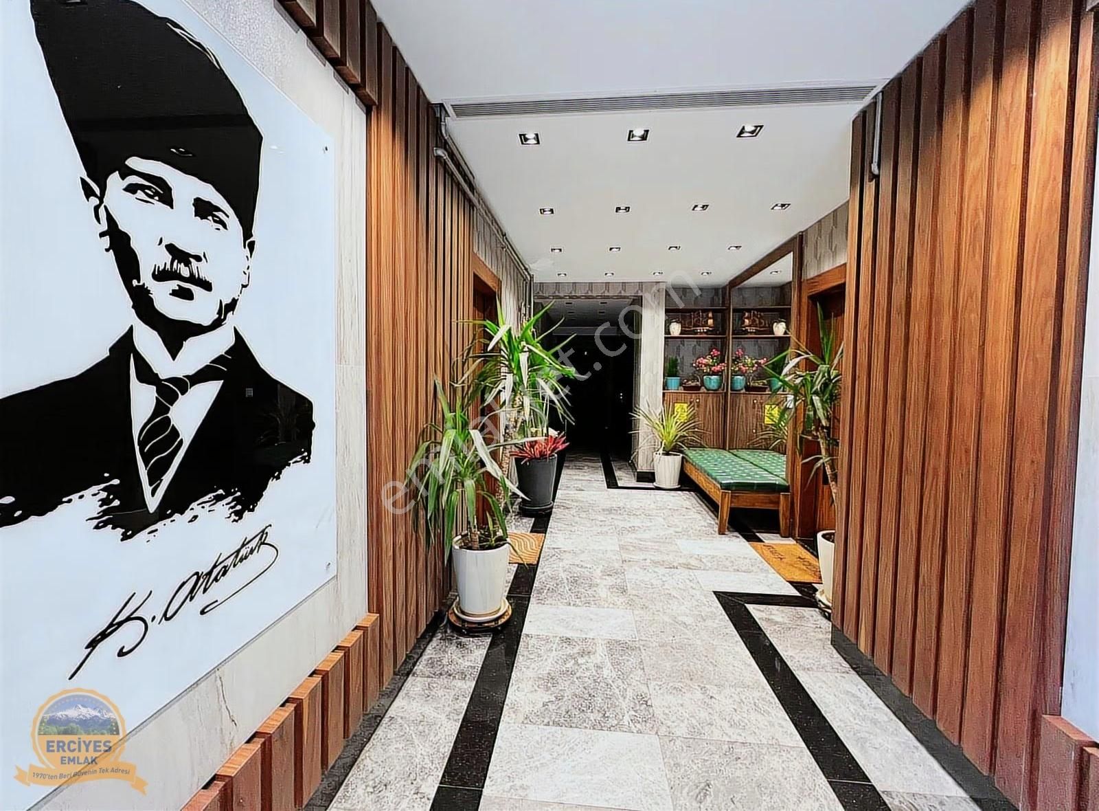 Erciyes'den Kaptanarifte Yeni Binada 3+1 Balkonlu, Ebeveynli - Görsel 18