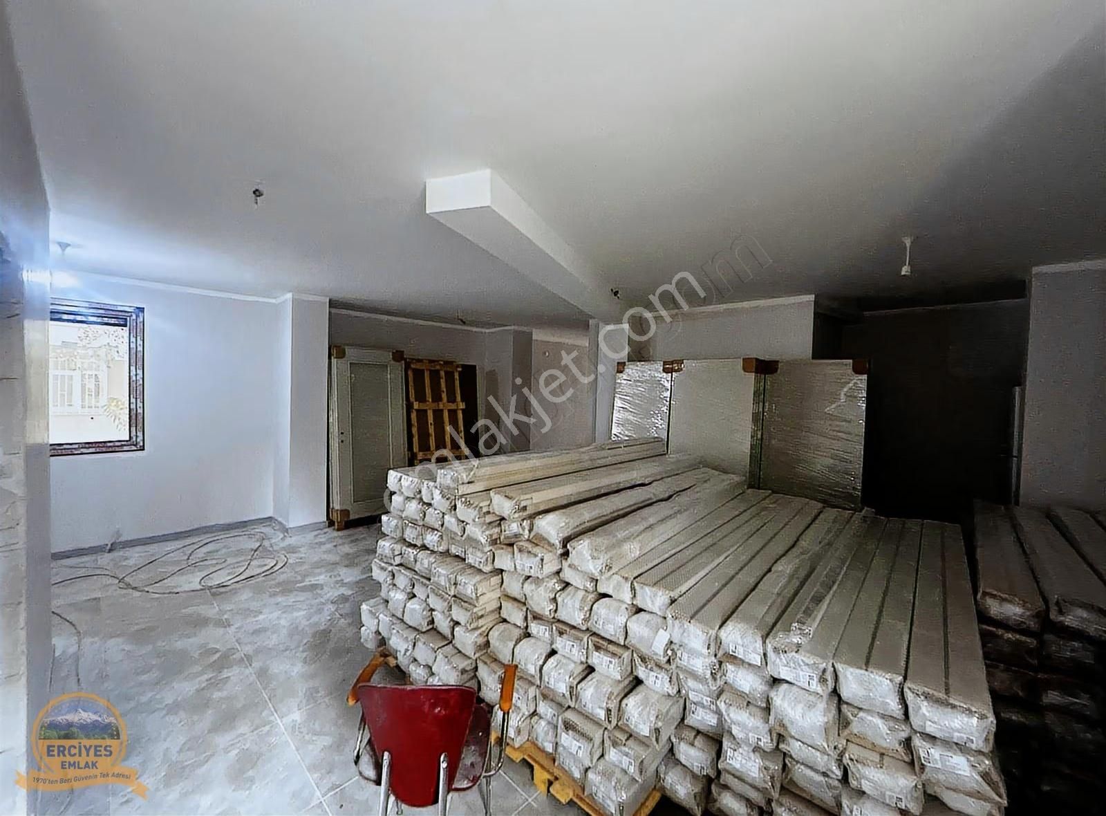 Erciyes'den Şair Arşi Caddesi Üzerinde Yeni Binada 90 M² Net - Görsel 7