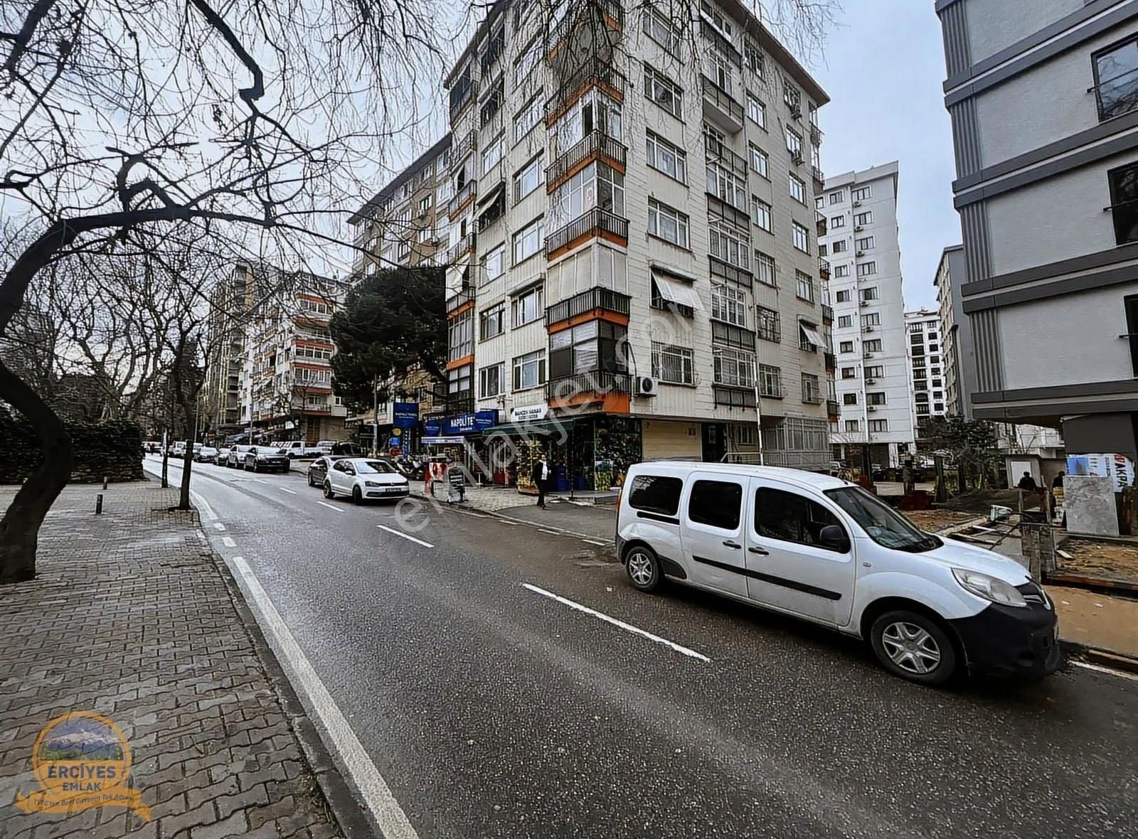 Erciyes'den Şair Arşi Caddesi Üzerinde Yeni Binada 90 M² Net - Görsel 11