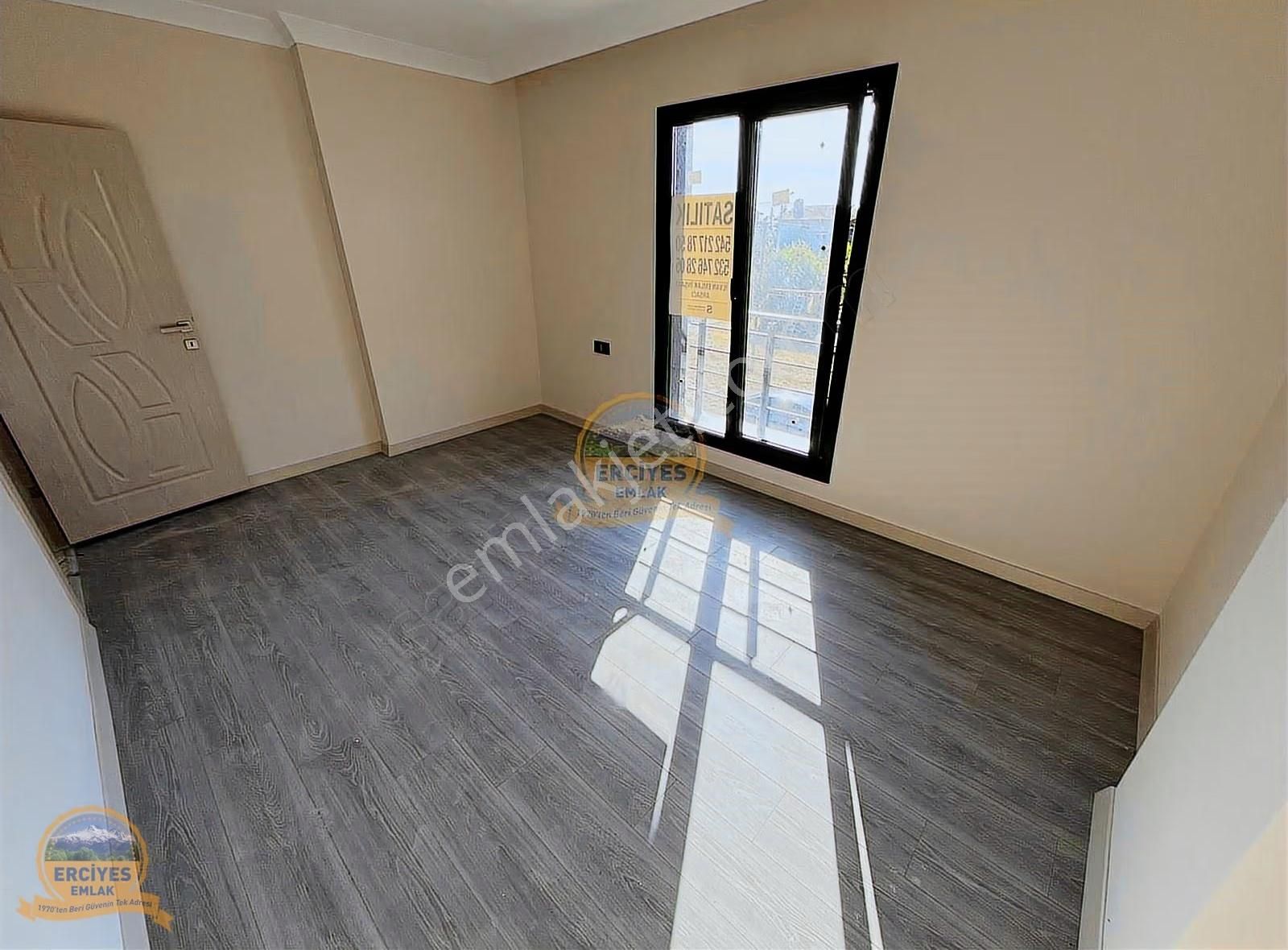 Erciyes'den Yeniçiftlikte Denize 250m Köşebaşı 4+1 Eşsiz Villa - Görsel 20