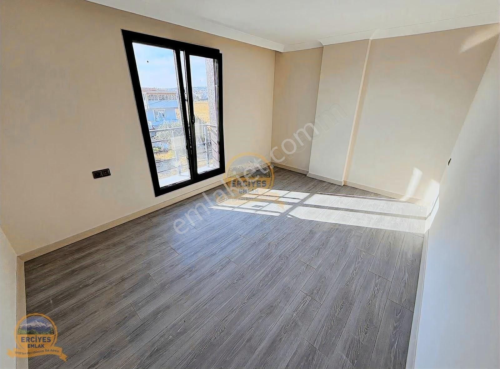 Erciyes'den Yeniçiftlikte Denize 250m Köşebaşı 4+1 Eşsiz Villa - Görsel 29