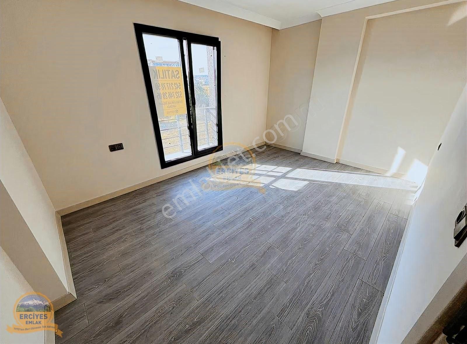 Erciyes'den Yeniçiftlikte Denize 250m Köşebaşı 4+1 Eşsiz Villa - Görsel 2