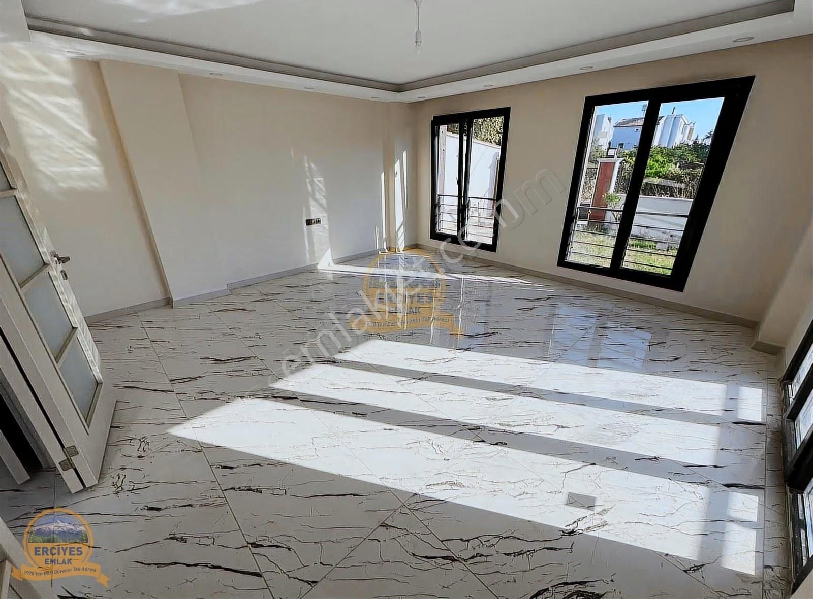 Erciyes'den Yeniçiftlikte Denize 250m Köşebaşı 4+1 Eşsiz Villa - Görsel 22
