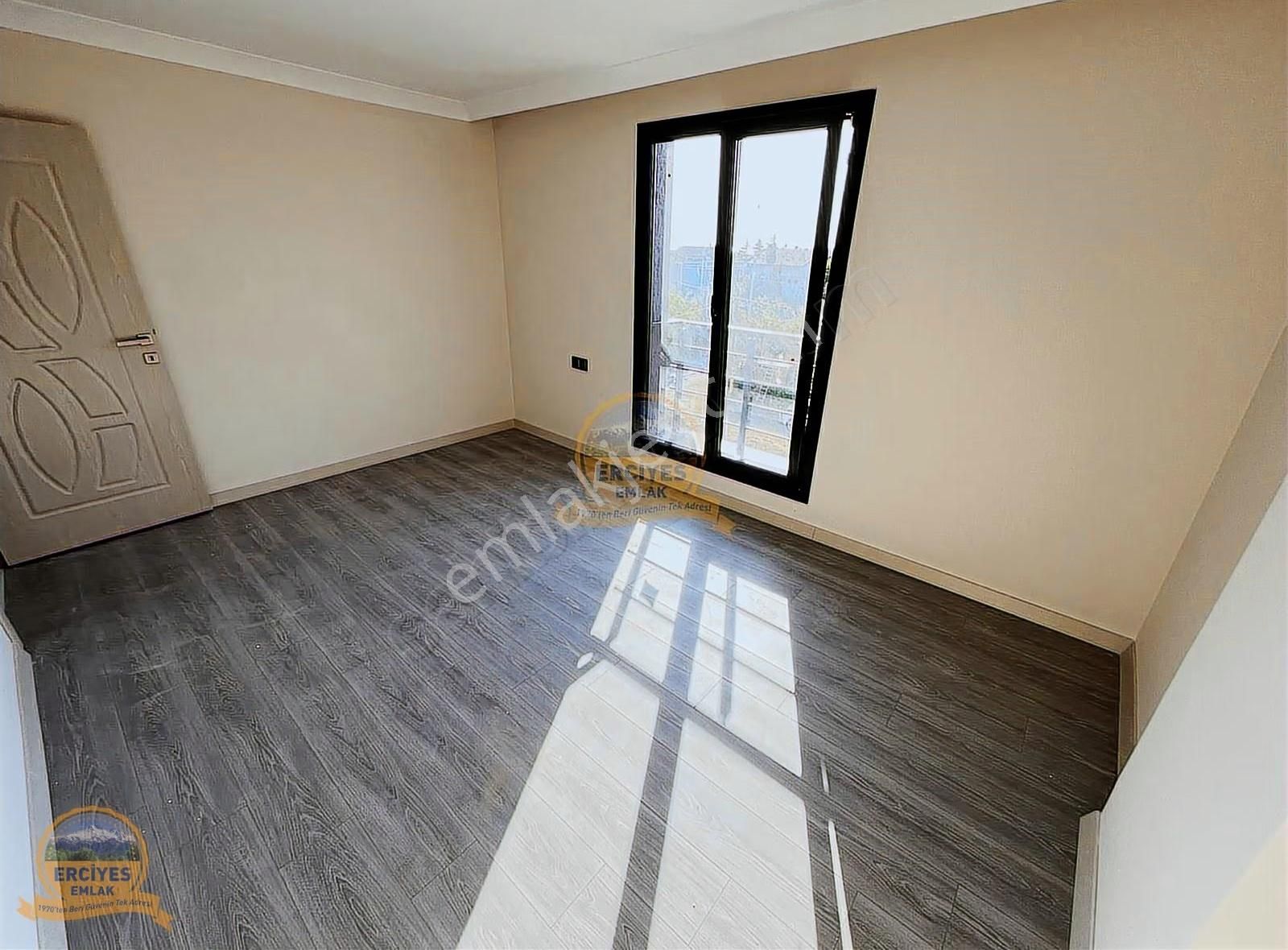 Erciyes'den Yeniçiftlikte Denize 250m Köşebaşı 4+1 Eşsiz Villa - Görsel 19