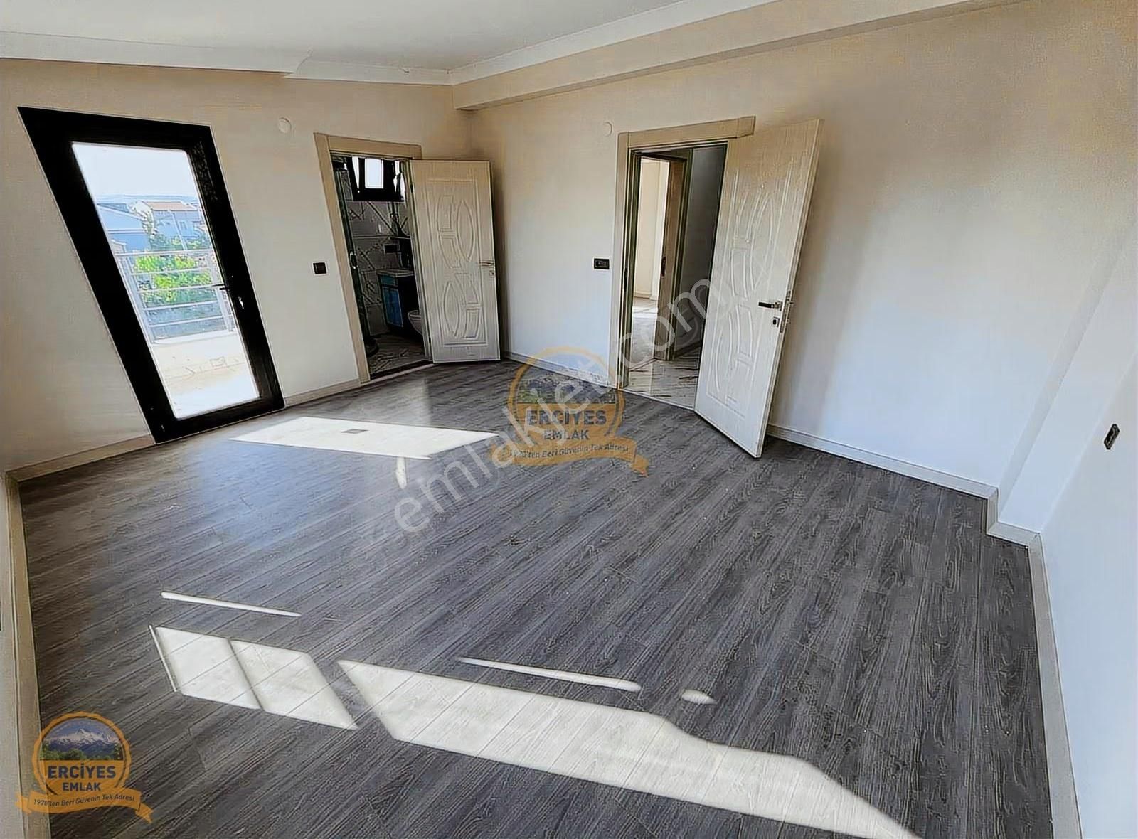 Erciyes'den Yeniçiftlikte Denize 250m Köşebaşı 4+1 Eşsiz Villa - Görsel 21