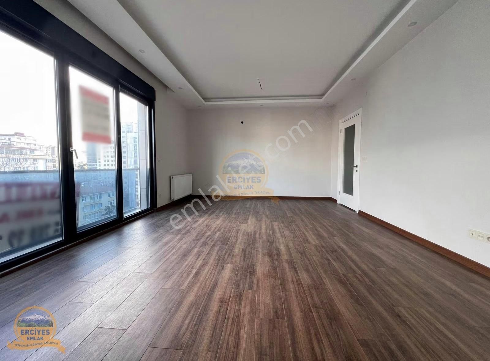 Erciyes'den Erenköy'de Yeni Binada Balkonlu, 3+1 Ebeveynli - Görsel 21