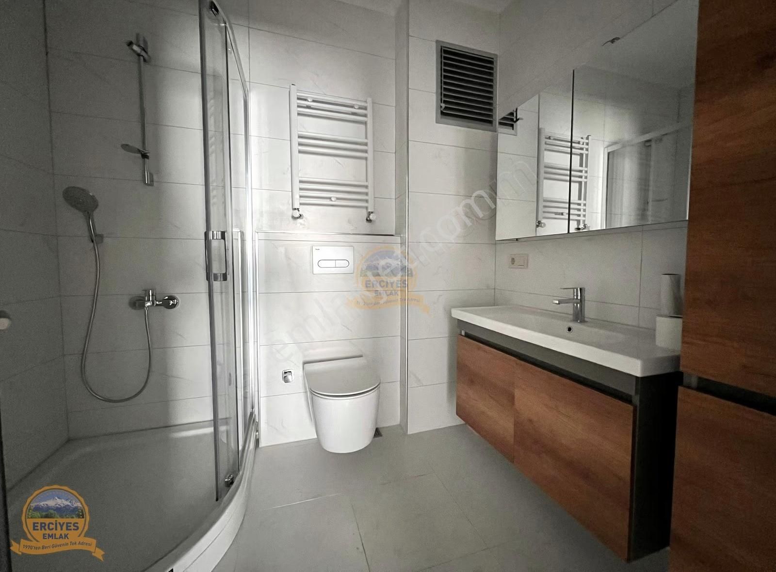 Erciyes'den Erenköy'de Yeni Binada Balkonlu, 3+1 Ebeveynli - Görsel 22