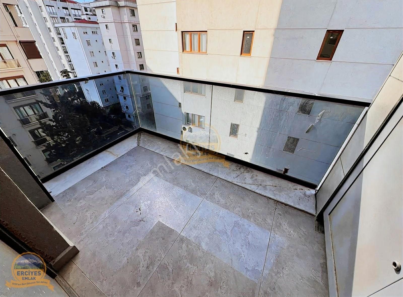 Erciyes'den Erenköy'de Yeni Binada Balkonlu, 3+1 Ebeveynli - Görsel 30