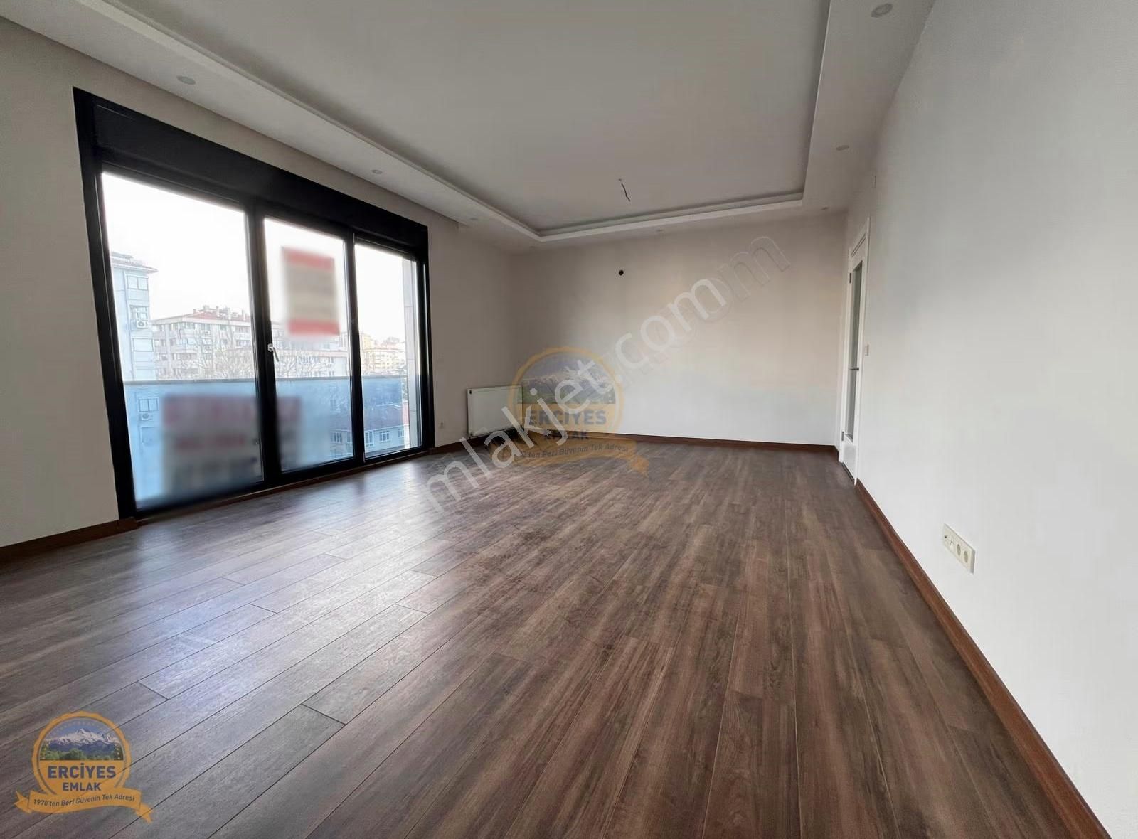 Erciyes'den Erenköy'de Yeni Binada Balkonlu, 3+1 Ebeveynli - Görsel 11