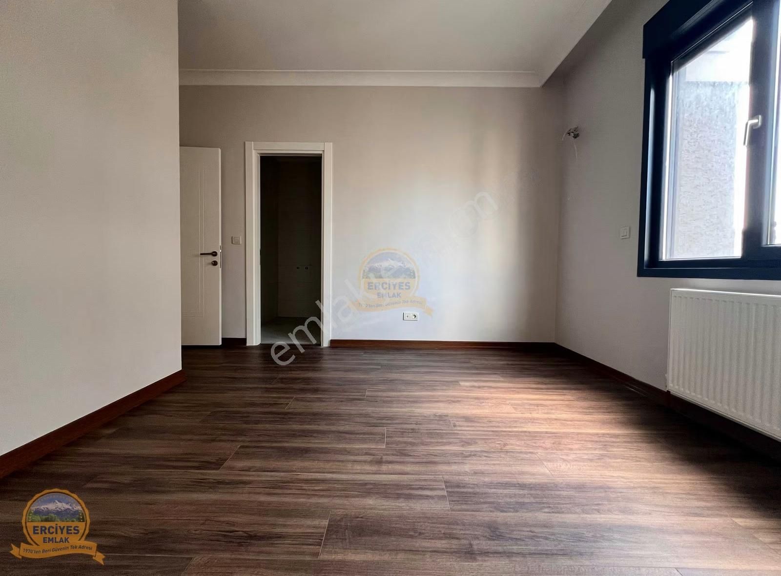 Erciyes'den Erenköy'de Yeni Binada Balkonlu, 3+1 Ebeveynli - Görsel 12