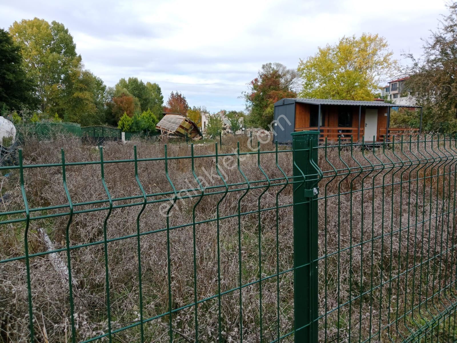 Çatalca İhsaniye Mahallesinde Acil Satılık 262 M2 Lik Arsa