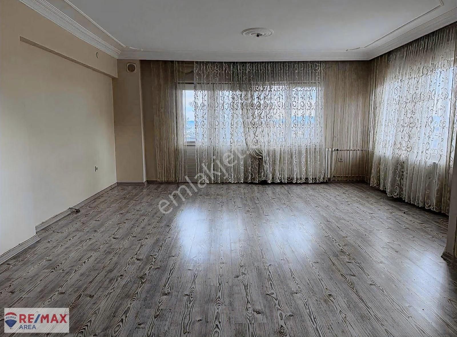 Remax Area Dan Beşevler De Site İçi Satılık 3+1 Manzaralı Daire - Görsel 21