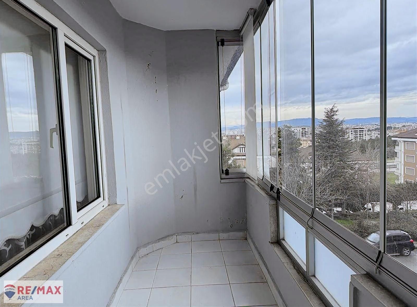 Remax Area Dan Beşevler De Site İçi Satılık 3+1 Manzaralı Daire - Görsel 12