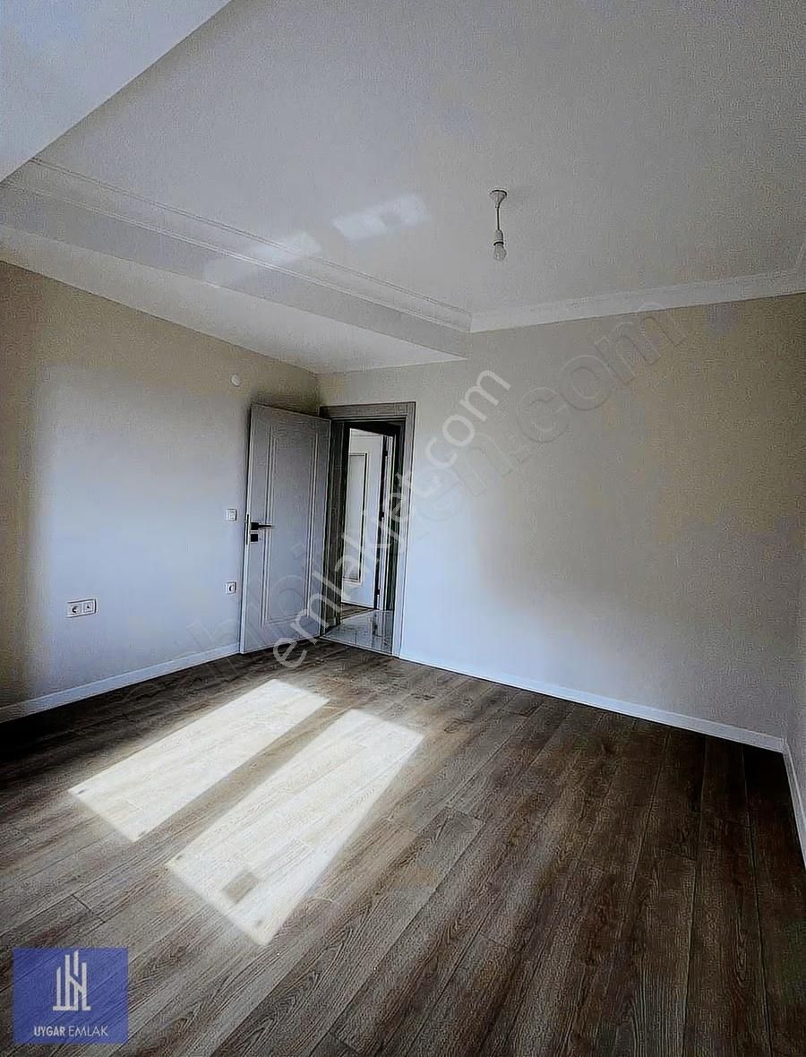Uygar Emlaktan Şirinevlerde 2+1 Satılık Daire - Görsel 6