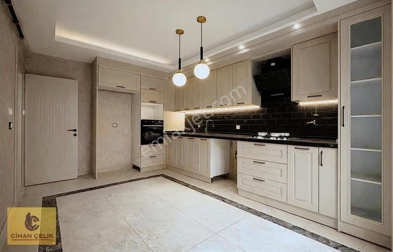 Ahmet Özcdan Cad. Sıfır 3+1 Site İçi Ara Kat Hesaplı Daire!